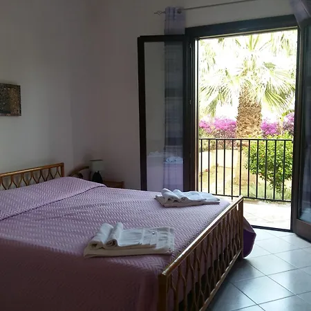 Hibiscus Rosso * Donnalucata (Sicily)